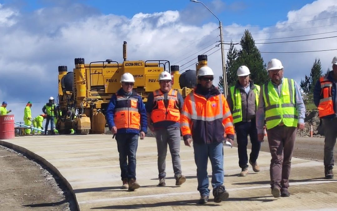 SEREMI del MOP constata aplicación de nueva tecnología para pavimentar rutas en la zona sur de la región de Aysén