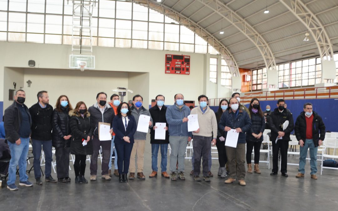 Gobierno y academia firman protocolo de acuerdo para buscar nueva alternativa de conectividad lacustre para el Lago General Carrera