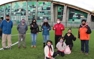 Gobierno entrega cancha de pasto sintético al club deportivo Cerro Porteño en Puerto Aysén