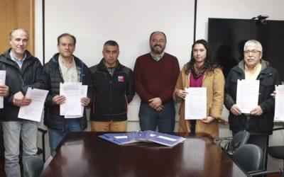 MOP firma contratos con empresas contratistas regionales para la conservación de caminos y realizar labores de emergencia