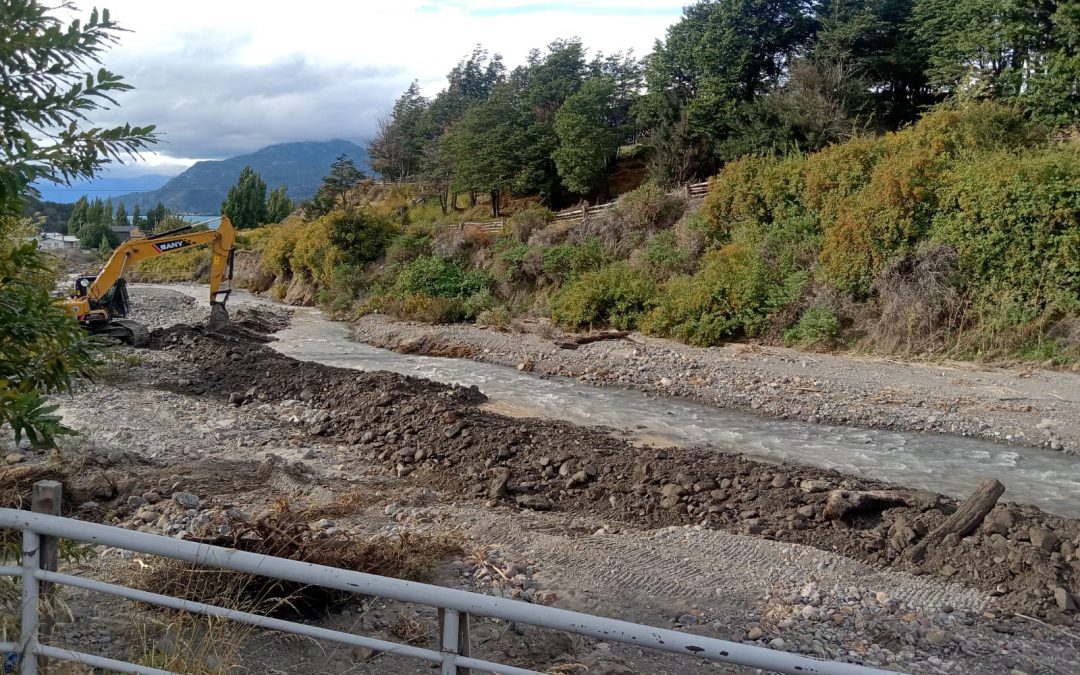 Construcción de defensas fluviales con enrocados beneficiará a 20 mil personas