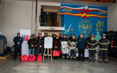 MOP dona siete trajes aluminizados al Cuerpo de Bomberos de Coyhaique