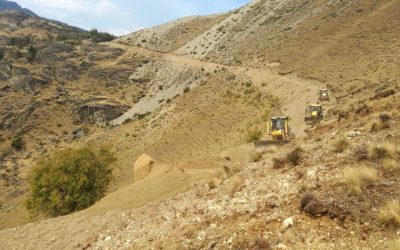 MOP instala maquinaria y personal en diversos frentes para apoyar combate de incendios y paralelamente conservar caminos