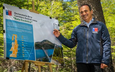 Director Nacional de Vialidad MOP Horacio Pfeiffer firma Declaratoria que define a la Carretera Austral como Ruta Escénica