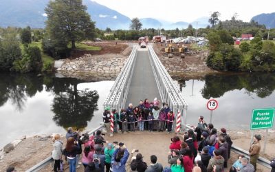 Comunidad y autoridades inauguran puente modular en sector Río Pangal