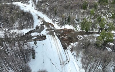 Equipos de Vialidad desplazados en el territorio trabajan en habilitación de rutas