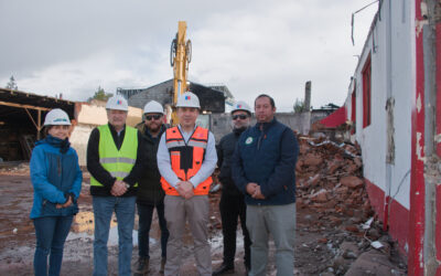 MOP pone en marcha demolición de siniestrado recinto para reponer Cuartel de la Primera Compañía de Bomberos de Coyhaique
