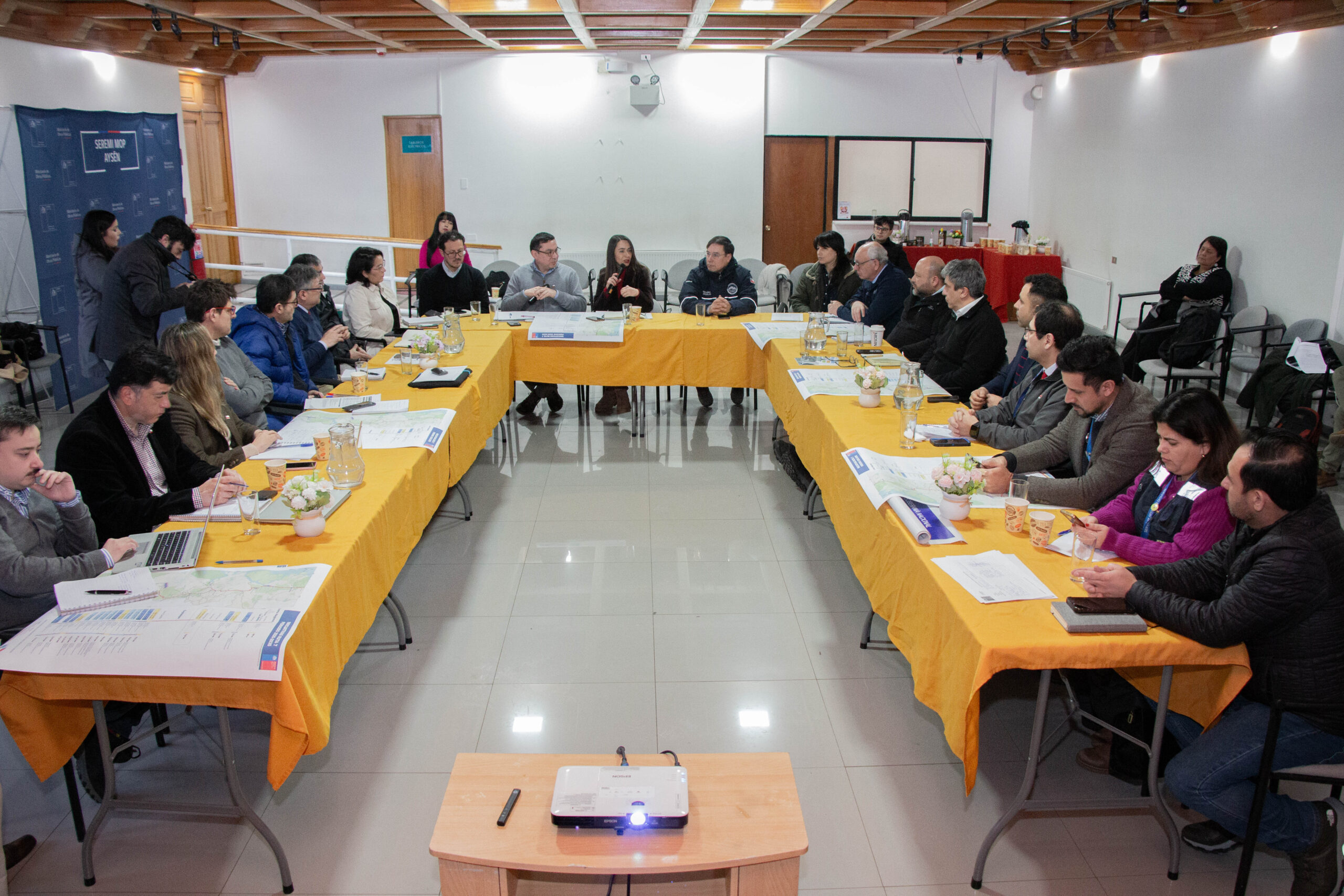 Gobierno instaura Mesa Técnica Regional Ruta Austral
