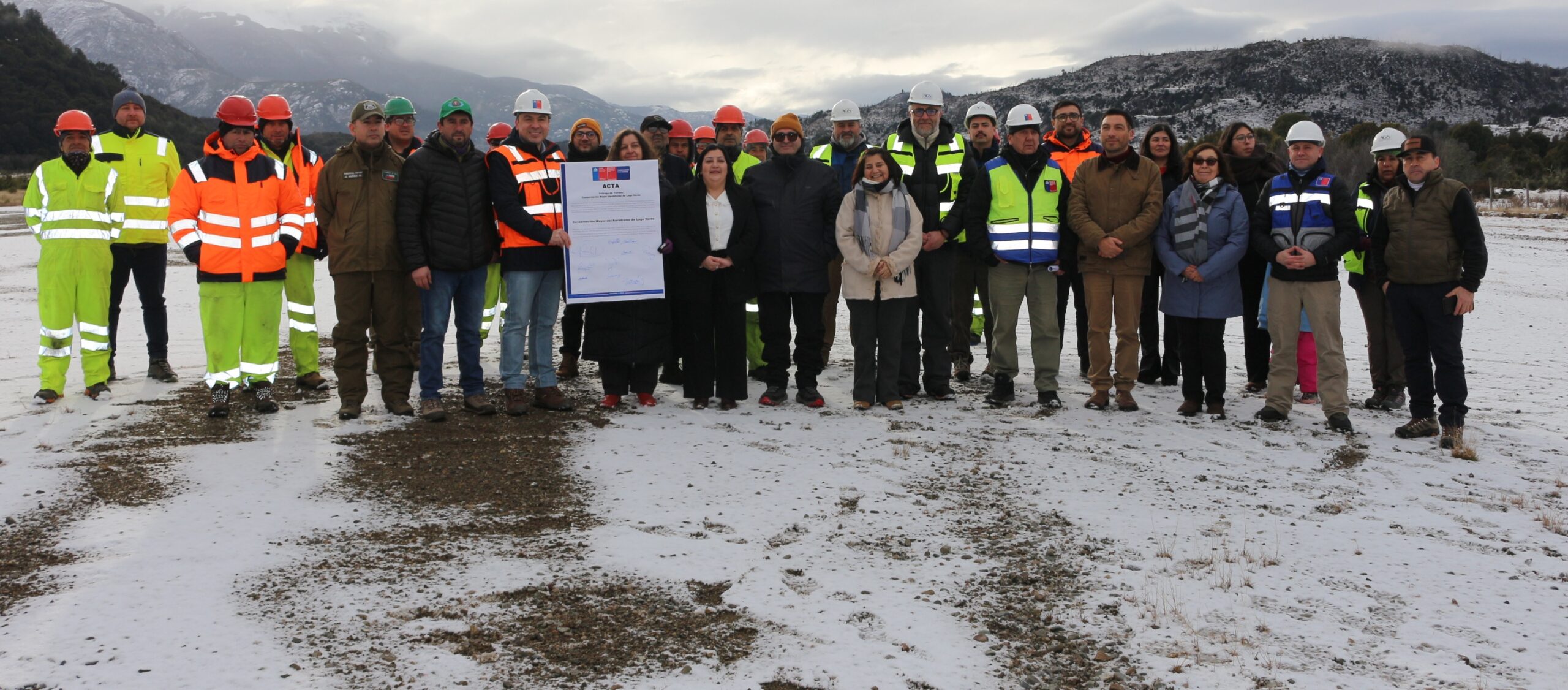 Con entrega de terreno MOP pone en marcha conservación mayor al Aeródromo de Lago Verde